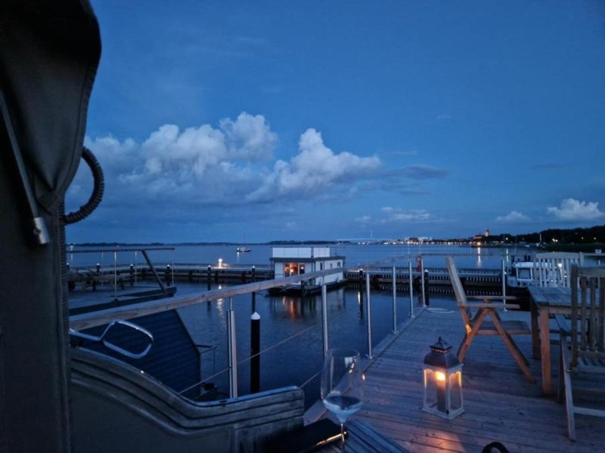 Hausboot Liliput Hotel Щралзунд Екстериор снимка